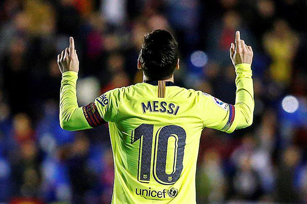 Messi La Liga'da gol krallığı yarışında ilk sıraya yükseldi