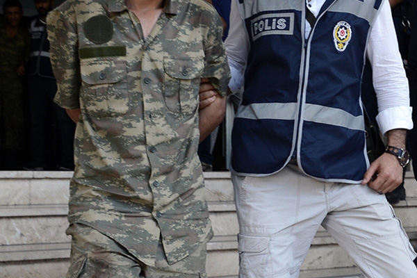 Kara Kuvvetleri'nde FETÖ operasyonu: 64 gözaltı kararı