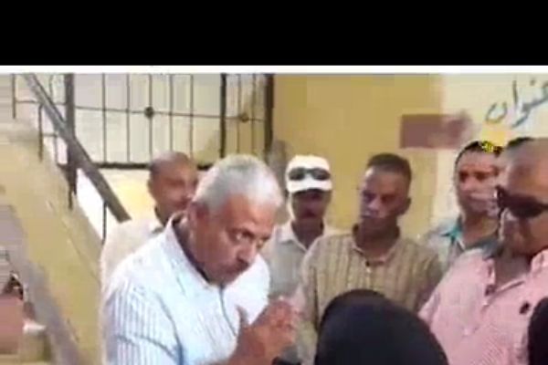 Mısır'daki Suveyş Valisi, Abdul Rahman Ibn Auf okulunda başı örtülü öğrenci istemediğini söylüyor