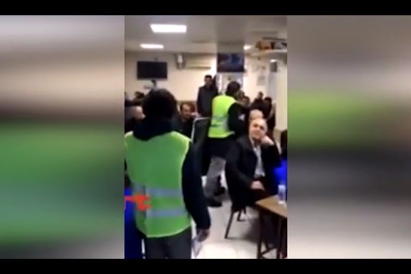 Sarı Yelekliler Türkiye'de ortaya çıkmaya başladı