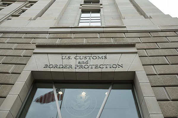 Hasta oğlunu görmek isteyen Yemenli anne ABD'nin vize yasağına takıldı