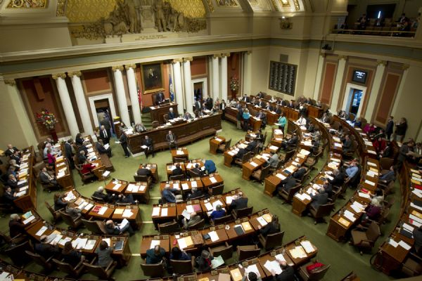 ABD Temsilciler Meclisinde ilk defa Filistin geleneksel kıyafeti giyilecek