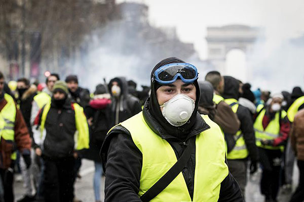 Fransa'da 'sarı yelekliler' eylemleri nedeniyle büyüme yavaşladı