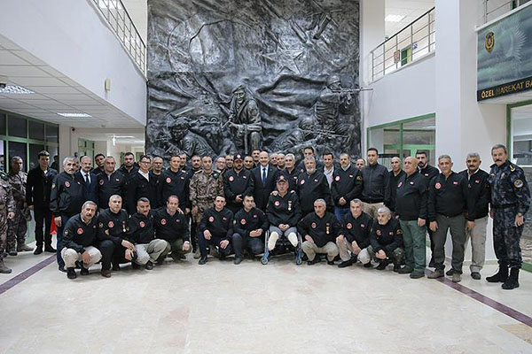 Bakan Soylu gaziler ve yakınlarıyla bir araya geldi