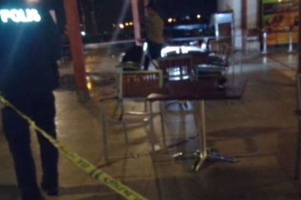 Eğlence mekanında silahlar konuştu, 2 yaralı