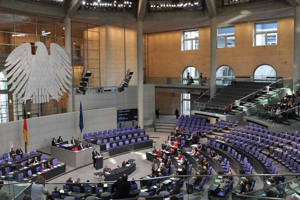 Almanya, AB dışından işçi alımına onay verdi