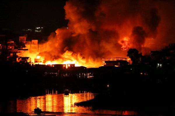 Brezilyada dev yangında 600 ev kül oldu