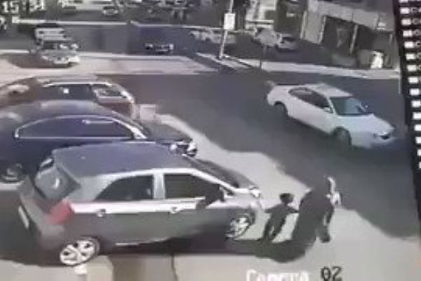 İsrail'li yerleşimci, Filistinli anne ve çocuğa arabayla çarpıp kaçtı