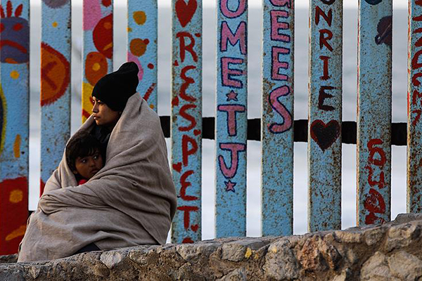Meksika göçmenlerin ülkede kalmasına izin verecek