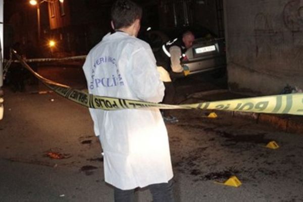 Kızını döven damadı, bıçaklayarak öldürdü