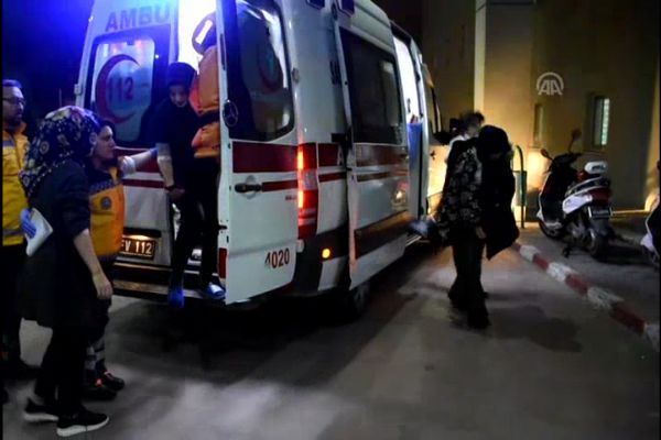 Öğrenciler yemekten zehirlendi