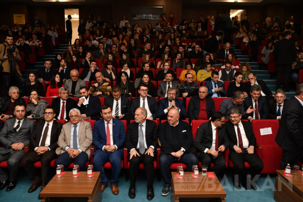 Üsküp’te “Balkanlarda Barışı Dili Türkçe” Paneli Düzenlendi