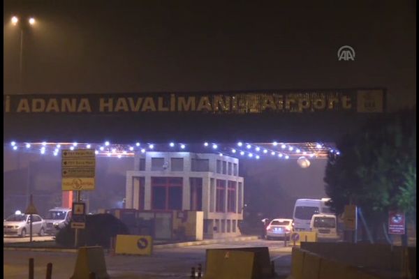 Sis nedeniyle uçak seferleri iptal edildi