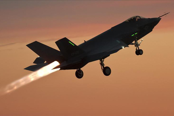 ABD Irak'ın Mahmur ilçesinde DEAŞ hedeflerini vurdu