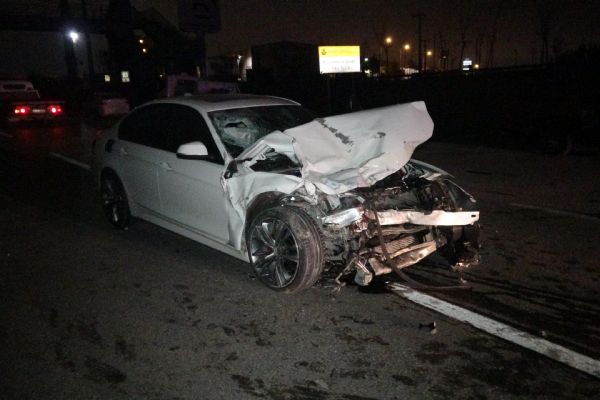 Arızalanan arabayı iterken canından oldu