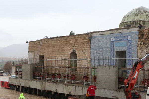 Eyyubi Camisi'nin 2 bin 650 tonluk son bölümü taşınıyor