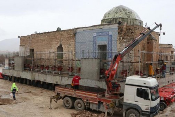Eyyubi Camisi'nin en ağır bölümü taşındı