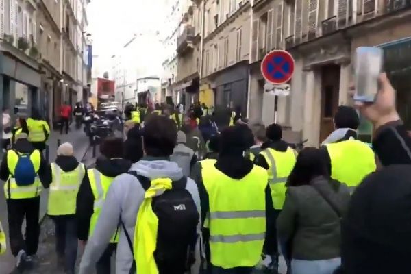 Sarı yelekliler yeniden sokaklarda