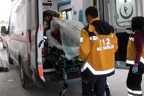 Odasının düzenini değiştiren kardeşini defalarca bıçakladı