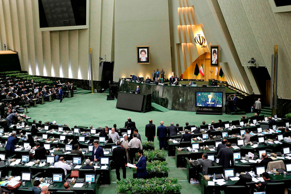 İran meclisinde kadın vekil sayısının artırılması talebi