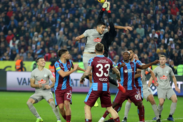 Trabzonspor evinde Ç.Rizespor'u farklı yendi