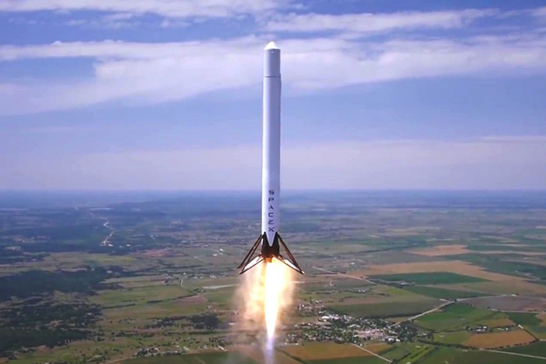 Falcon 9 roketi uzaya fırlatıldı