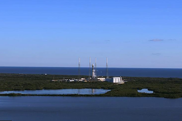 SpaceX uzaya ilk askeri uydusunu gönderdi