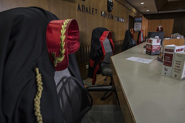 Eski Balyoz hakimine 12 yıl hapis