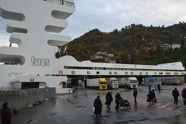 Sarp Sınır Kapısı'nda rüşvet ve kaçakçılık operasyonu: 12 gözaltı