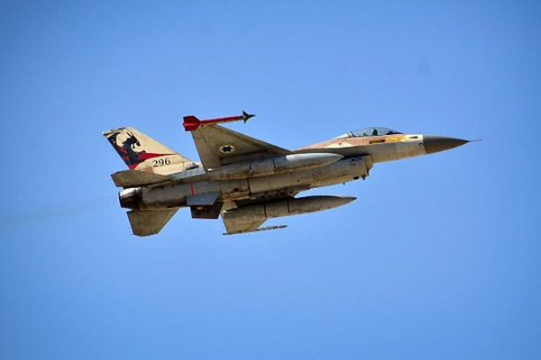 İsrail savaş uçakları Lübnan hava sahasını ihlal etti