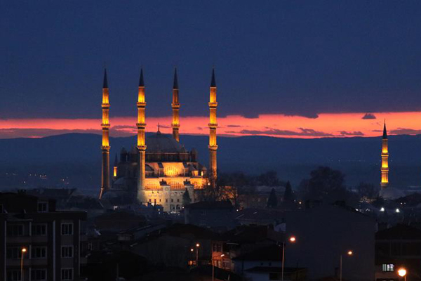 Edirne'de kırmızının onlarca tonuyla batan güneş hayran bıraktı