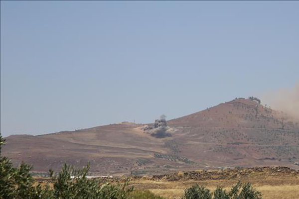 'İsrail Suriye'de Hizbullah mensuplarını ve bir silah deposunu hedef aldı'