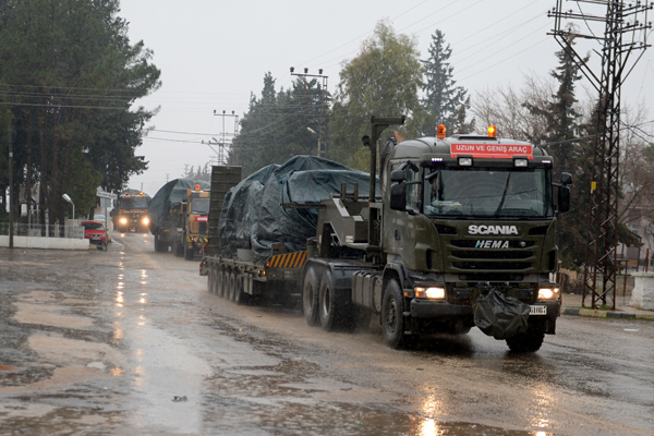Suriye sınırına askeri sevkiyat