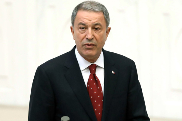 Bakan Akar: ABD'nin verdiği silahlar YPG'de kalacak diye bir şey yok