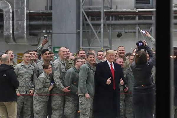 Donald Trump, Irak’taki ABD askerlerini şaşırttı