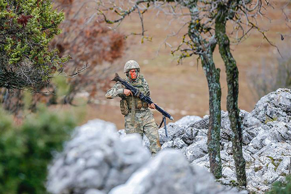 Suriye sınırında bir terörist yakalandı