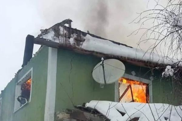 Ev küle döndü! İçindeki yaşlı çift...