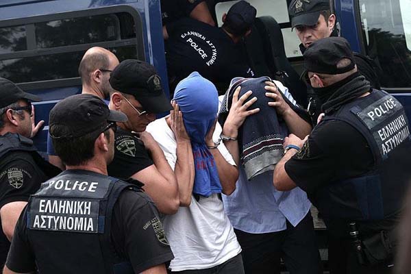 Yunanistan'a kaçan askerlerin yargılandığı davada savcı müebbet istedi