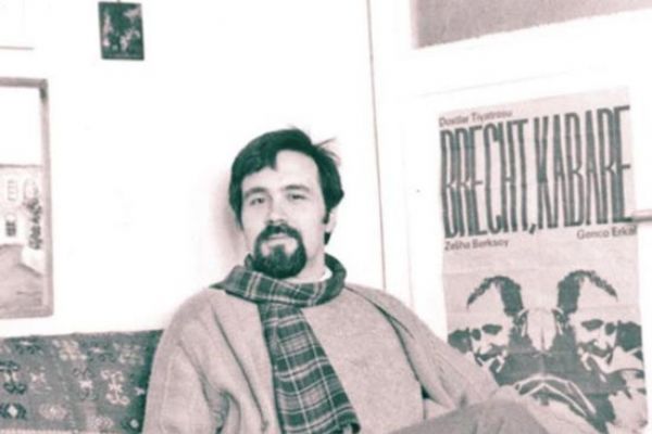 İlber Ortaylı'nın gençlik hali sosyal medyayı salladı