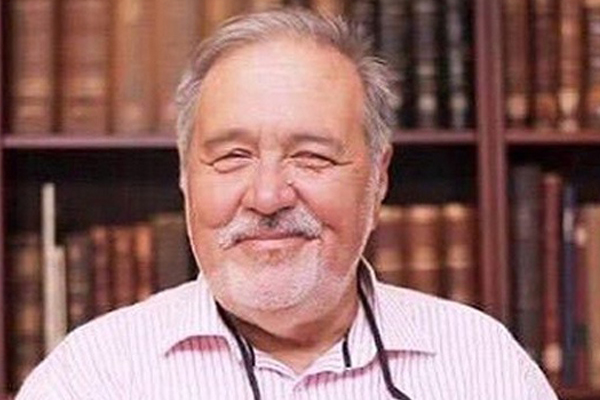 İlber Ortaylı gençlik fotoğrafını paylaşınca sosyal medya yıkıldı