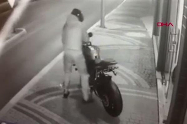 25 bin TL'lik motosikleti çaldılar