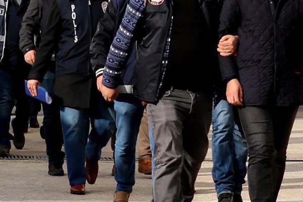 FETÖ'nün TSK yapılanmasına operasyon: 17 tutuklama