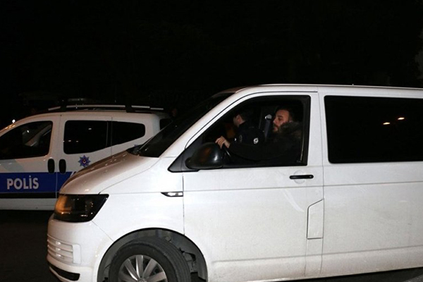 UBER sürücüsü tartıştığı kadın müşterisini ezdi