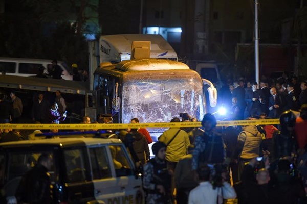 Mısır'daki turistlere saldırı sonrası yetkililer 40 teröristin öldürüldüğünü duyurdu