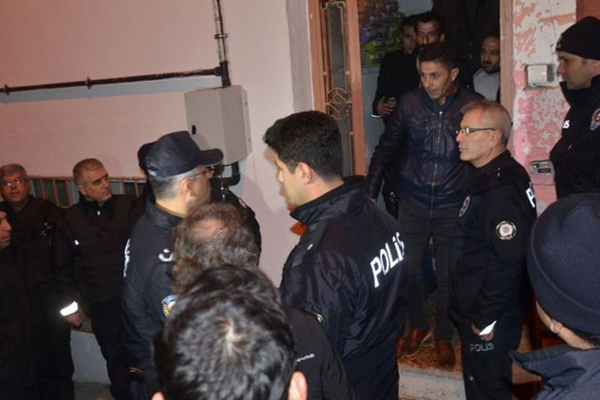 Komşusuyla köpek beslediği için tartıştı etrafına kurşun yağdırdı