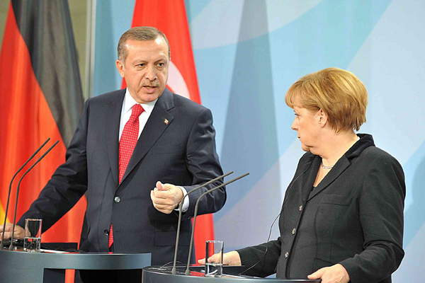 Erdoğan ve Merkel telefonda görüştü