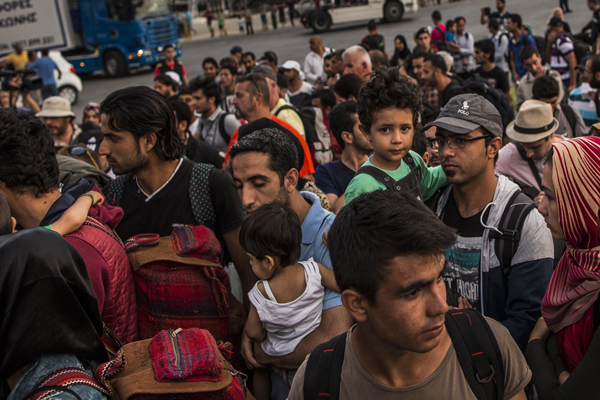İzmir'de 88 düzensiz göçmen yakalandı