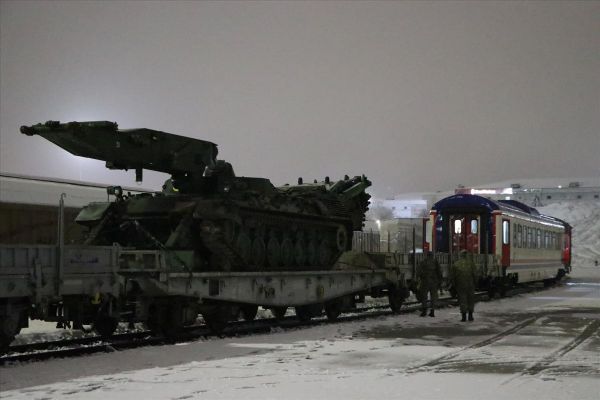 Sakarya'dan Suriye sınırına askeri destek