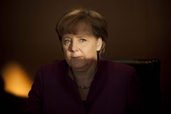 Merkel'e göre Almanya dünyada daha fazla sorumluluk üstlenmeli