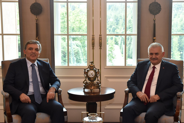 Adaylık sonrası Gül’den Yıldırım’a tebrik telefonu